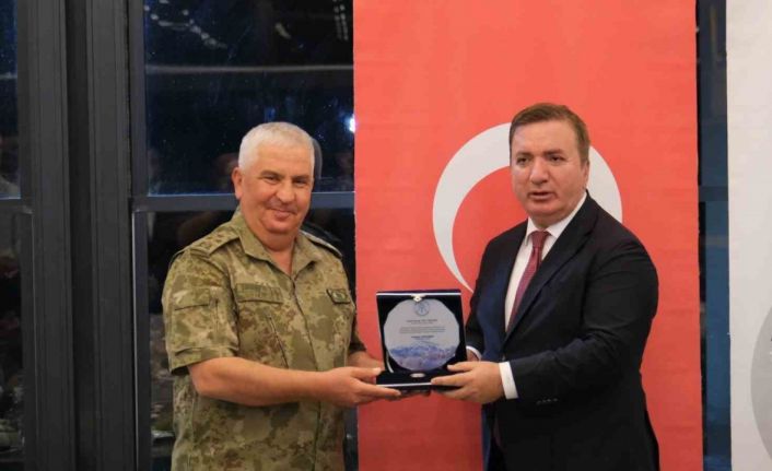 Emekli olan Paşalara veda yemeği