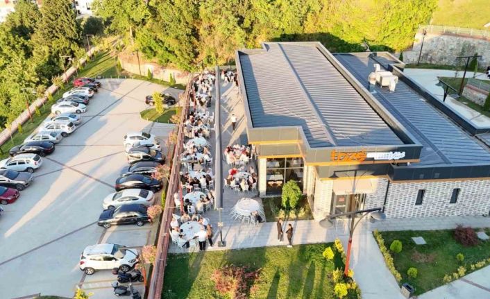 En mutlu ’Evet’ler bu salonda yankılanıyor