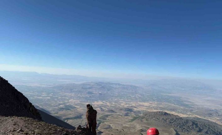 Erciyes’in 3 bin 917 rakımında muhteşem görüntüler