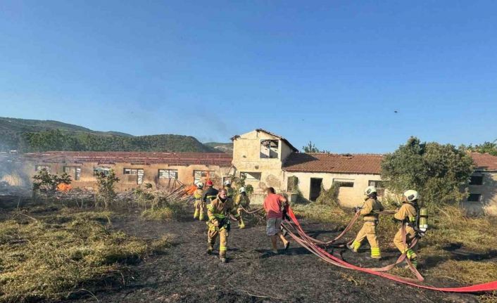 Erdek Gedeve mevkiinde arazi yangını