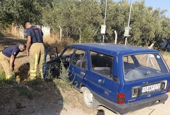 Erdek’te trafik kazası: Araç yan yattı, sürücü altında kaldı