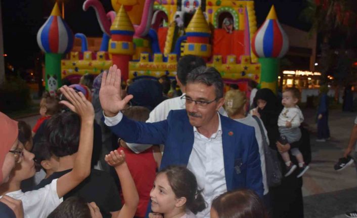 Erenler’de şenlik gecesi: Çocuklar doyasıya eğlendi