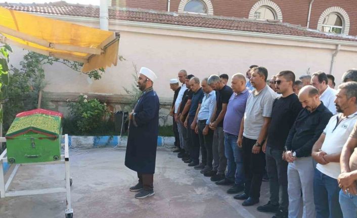 Erkek arkadaşı tarafından uğradığı saldırıyla gündeme gelen lise öğrenci kız trafik kazasında hayatını kaybetti