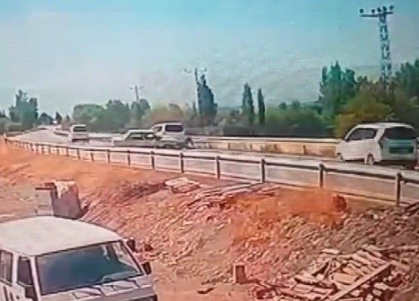 Erzincan’da 1 kişinin öldüğü kaza güvenlik kamerasına yansıdı