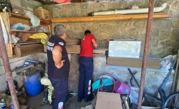 Erzincan’da boruya sıkışan yavru kediyi itfaiye kurtardı