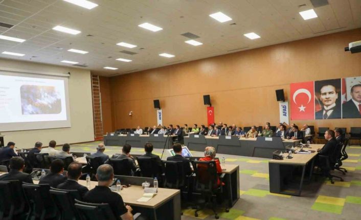 Erzincan’da "Orman Yangınları ile Mücadele" konulu toplantı düzenlendi