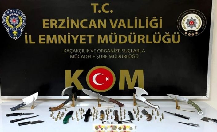 Erzincan’da tarihi eser niteliğinde bıçaklar ve fişekler ele geçirildi