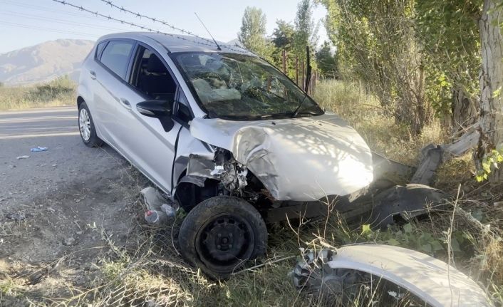 Erzincan’da trafik kazası: 2 yaralı