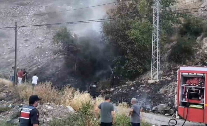 Erzurum’da mahalle girişinde korkutan yangın