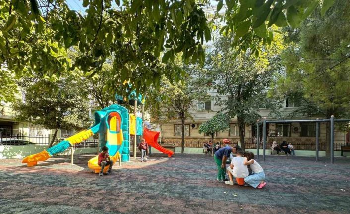 Esenyurt’ta yenilenen Sümbül Sokak Parkı açıldı