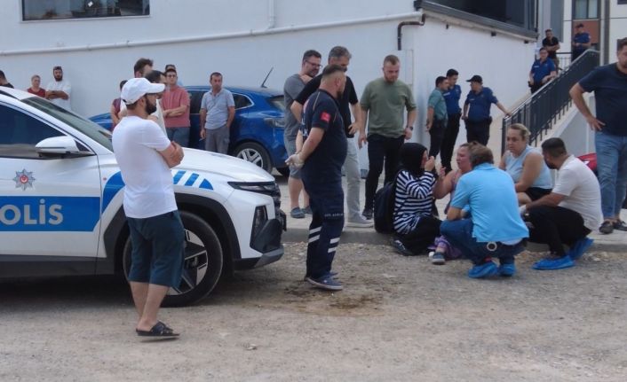 Eşini ve oğlunu öldüren şahıs bıçakla intihara kalkıştı