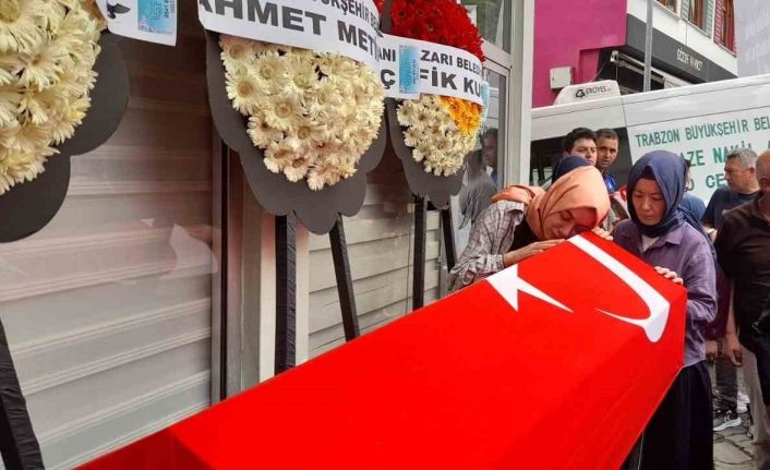 Eski Bakan Mustafa Demir’e son görev