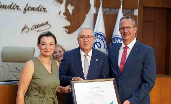 EÜ Spor Bilimleri Fakültesinde Spor Yöneticiliği Bölümü de akredite oldu