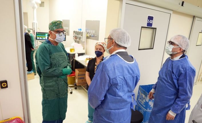 EÜTF Hastanesi Merkezi Ameliyathanede ilk operasyon yapıldı