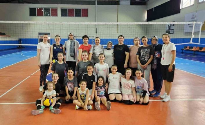’Evinin Sultanları Projesi’ kadınlara sporla buluşma fırsatı sunuyor