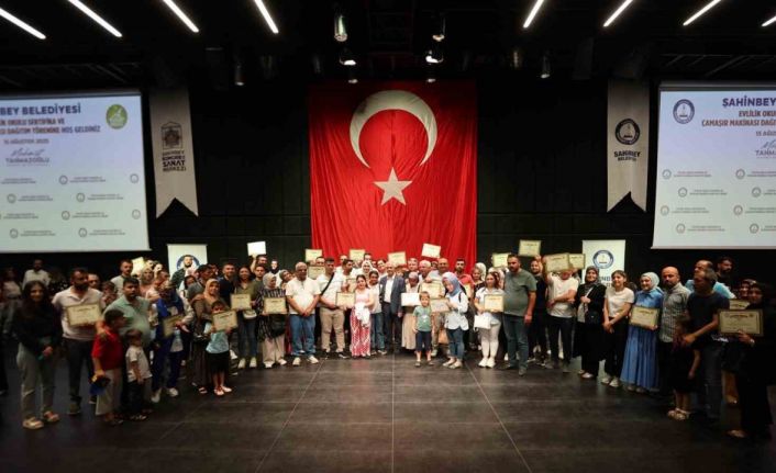 Evlilik okulunu tamamlayan 481 çift sertifikalarını aldı