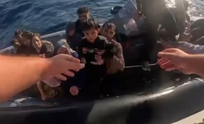 Faciaya ramak kala: 36 göçmen hayata tutundu