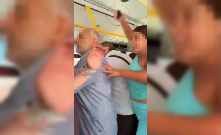 Fatih’te İETT otobüs şoförü ile yolcu arasında çıkan kavgaya biber gazlı müdahale