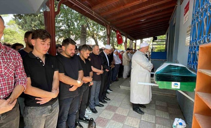 Feci kazada hayatını kaybetmişti: İlahiyat fakültesi öğrencisi son yolculuğuna uğurlandı