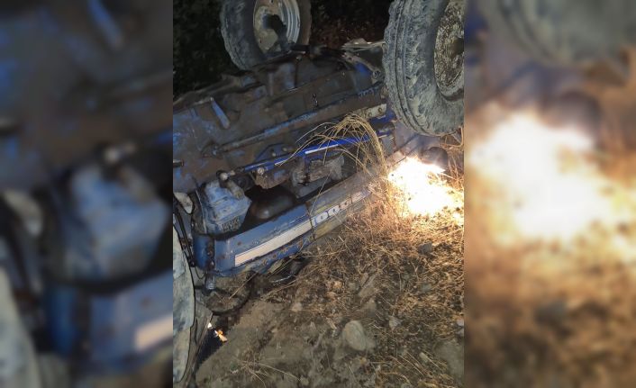 Feke’de traktör devrildi: 1 ölü