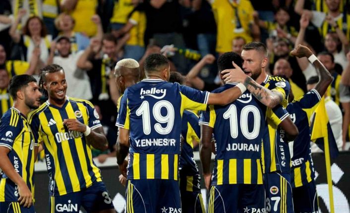 Fenerbahçe, ligdeki ilk galibiyetini aldı