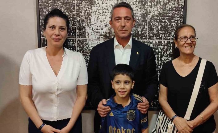 Fenerbahçe, lösemi hastası İzmirli Rüzgar’ı stadyumda ağırladı