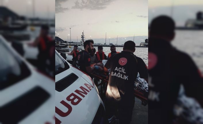 Feribottan denize atlayan kadın kurtarıldı