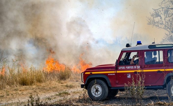 Fransa’da 1949’dan bu yana çıkan en büyük orman yangını kontrol altına alındı