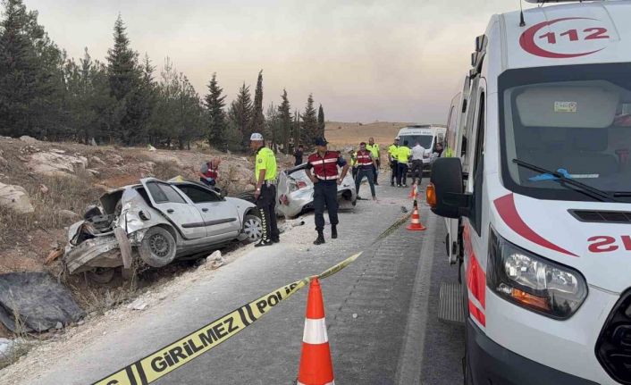Gaziantep’te iki otomobil çarpıştı: 3 ölü, 3 yaralı
