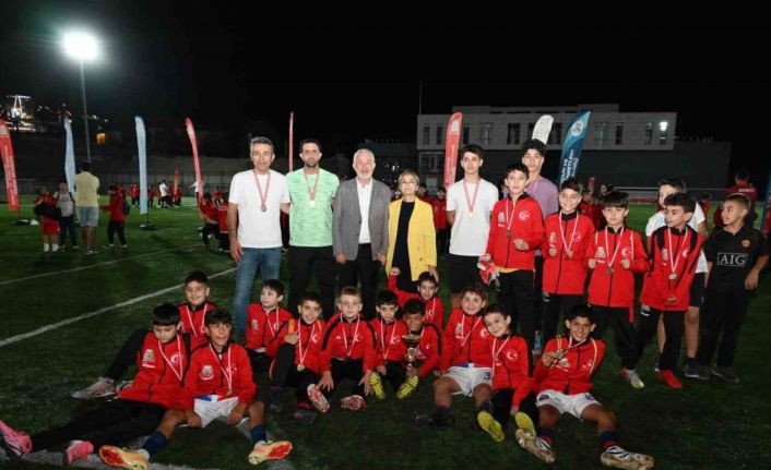 Geleceğin şehri Isparta’da geleceğin yıldızları sahne aldı