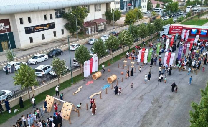 Geleneksel Oyunlar Tırı Muş’ta çocuklarla buluştu