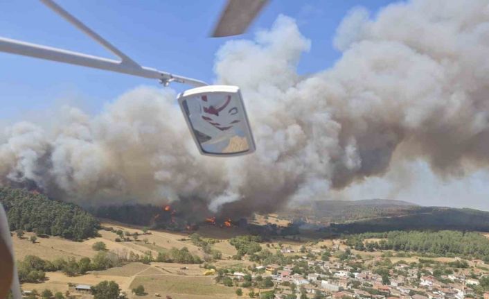 Gelibolu’da çıkan orman yangınına havadan ve karadan müdahale devam ediyor