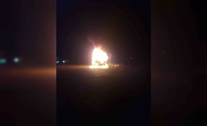 Gemlik-Bursa yolunda seyir halindeki tır alev topuna döndü