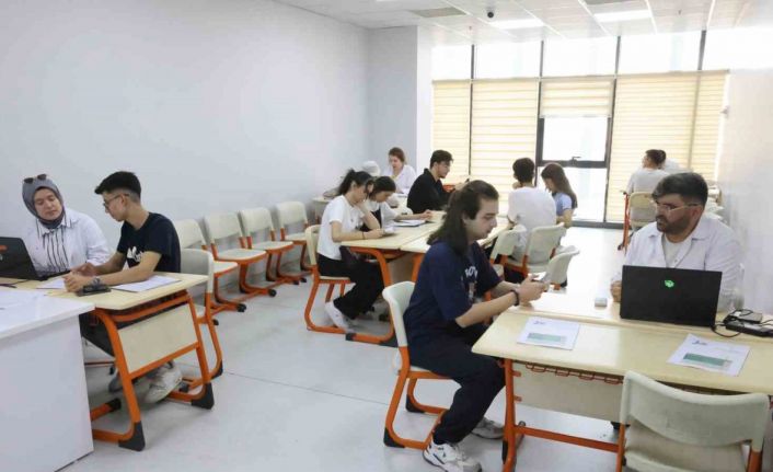 Gençler üniversite hayallerine kavuştu