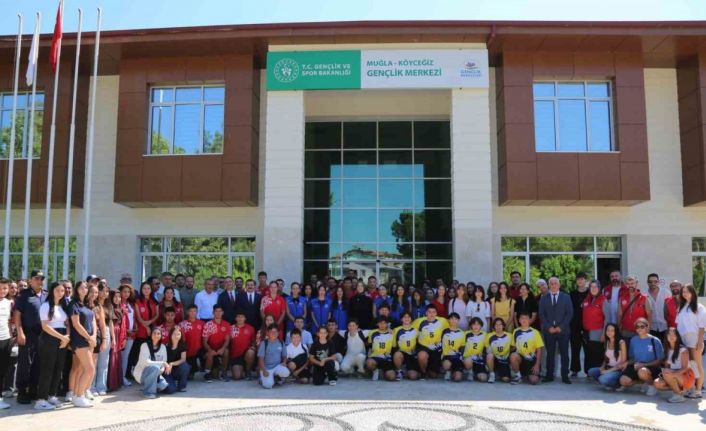 Gençlik ve Spor Bakan Yardımcısı Koçoğlu, Muğla’da gençlerle buluştu