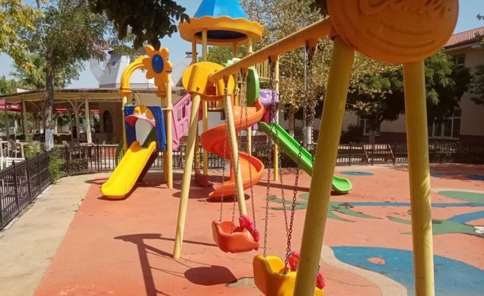 Germencik’te parklar dezenfekte edildi