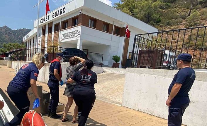 Gezi teknesinde yaralanan vatandaşa tıbbi tahliye