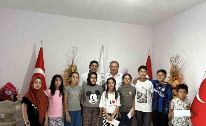 Gömü kasabasında Kur’an-ı Kerim’e geçen başarılı öğrencilere ödül verildi