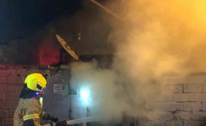 Gönen’de ev yangını paniğe neden oldu