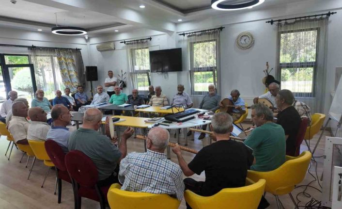 Gönül belediyeciliğinin en güzel sesi: Ulu Çınarlar Korosu