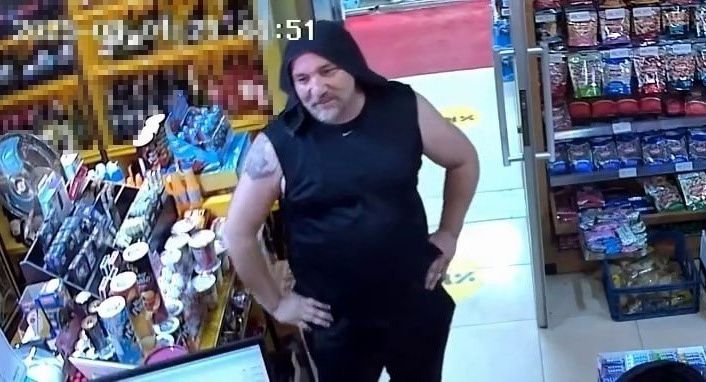 Gülerken bir anda yere yığıldı, hayatını kaybetti