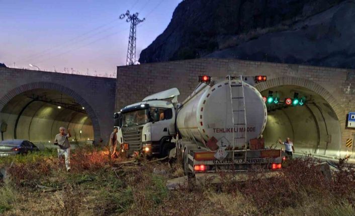 Gümüşhane’de tünelde trafik kazası: 1 yaralı