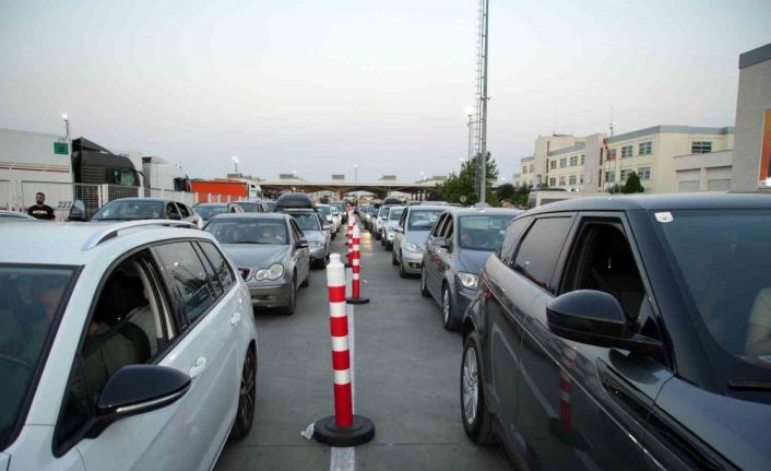 Gurbetçiler akın akın Avrupa’ya dönüyor