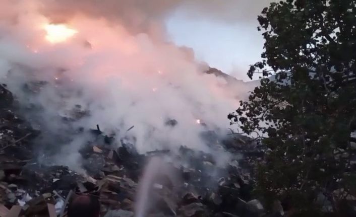 Hafriyat alanında çıkan yangın korkuttu