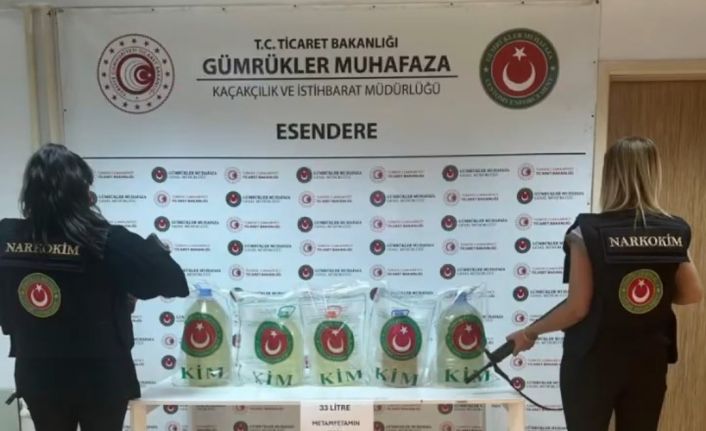 Hakkari’de tırın yakıt deposuna 33 litre sıvı metamfetamin ele geçirildi