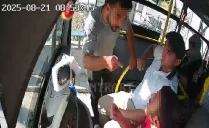 Halk otobüsü şoförüne "Neden baktın?" tehdidi kamerada