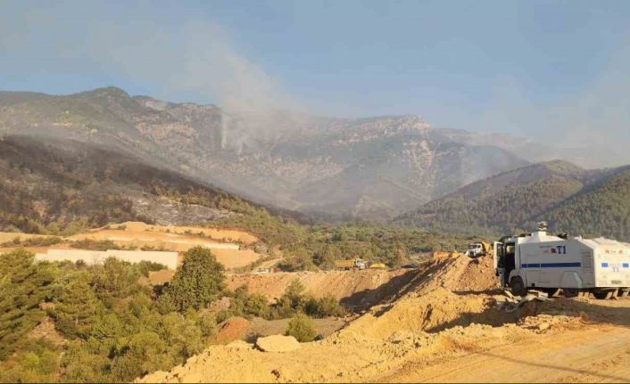 Hassa’da çıkan orman yangını kontrol altına alındı