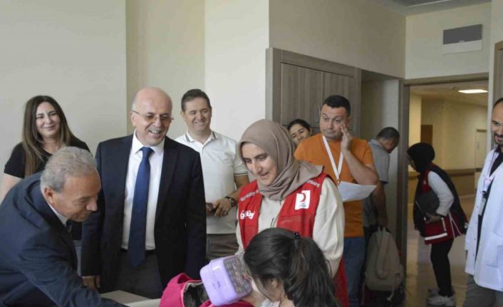 Hasta çocuklara kırtasiye desteği