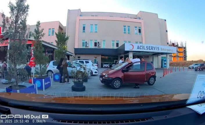 Hastane önünde deprem paniği