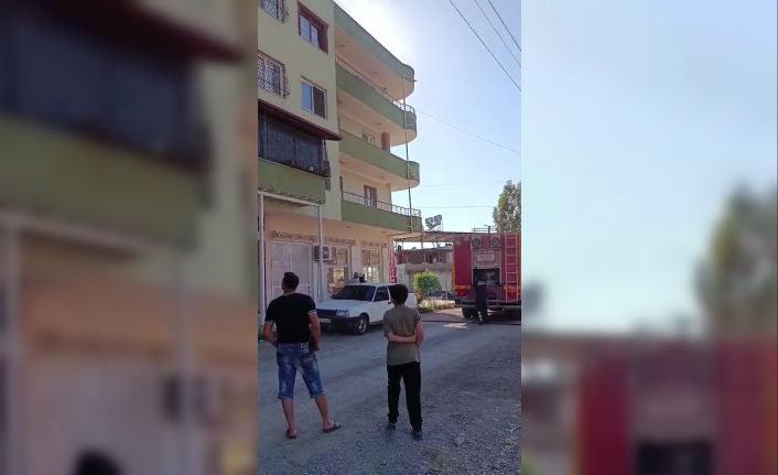 Hatay’da 4 katlı binada yangın